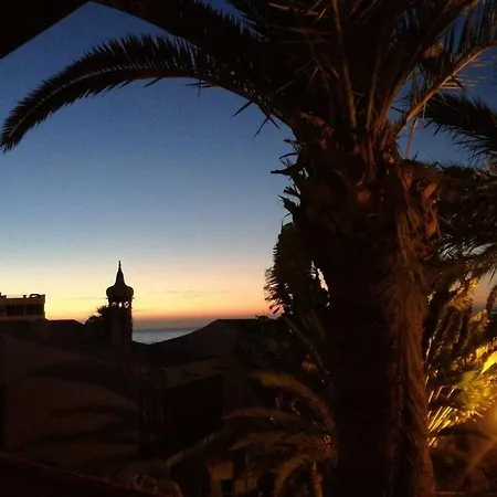 Sea View Luxury Apartment. 2 Bedroom *